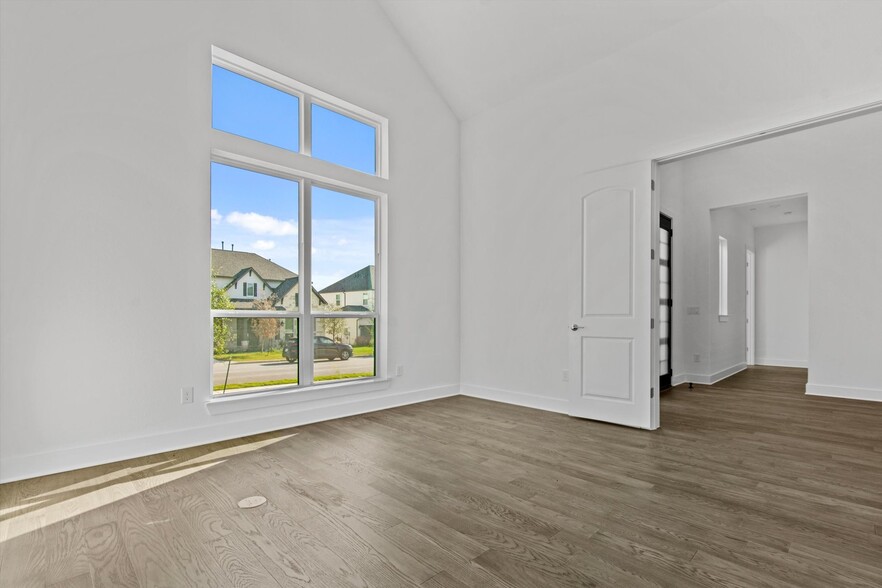 Building Photo - 2201 Vittoria Vw