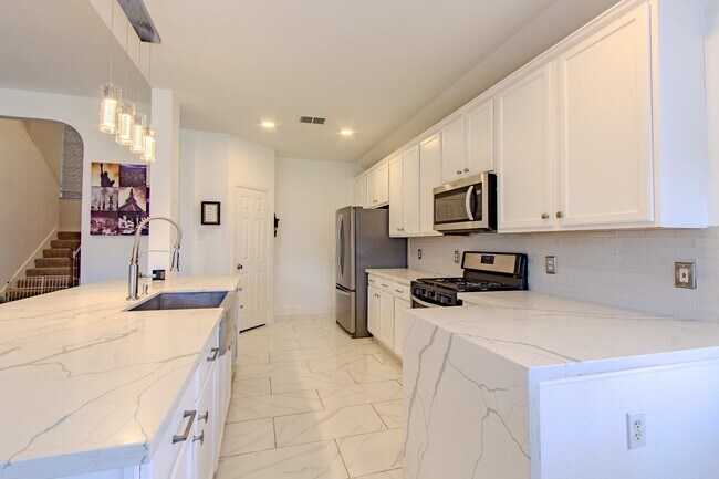 Building Photo - 20922 Clovermeadow