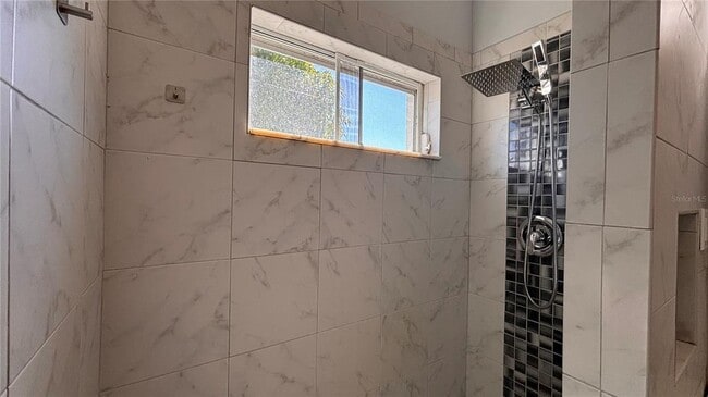 Building Photo - 21543 Kenyon Ave