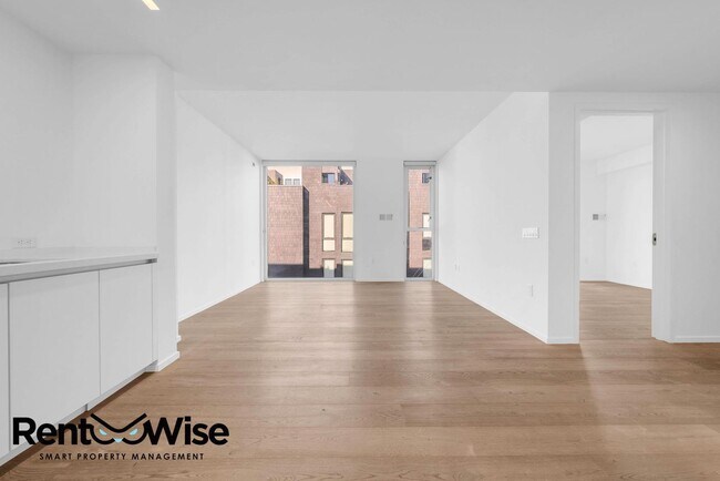 Building Photo - 450 Hayes St