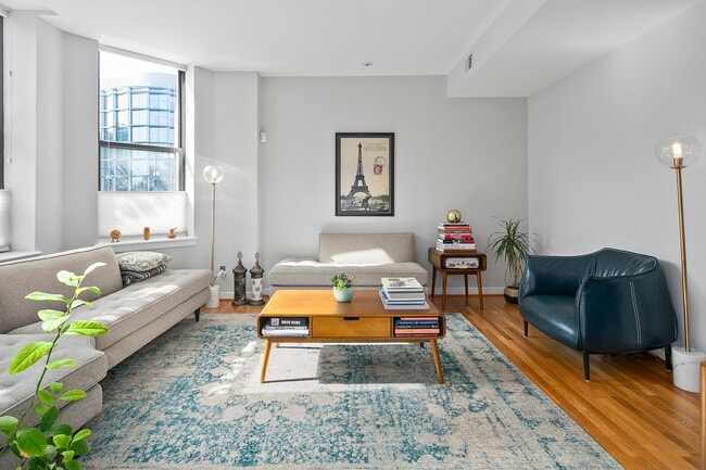 Building Photo - 3 Washington Cir NW