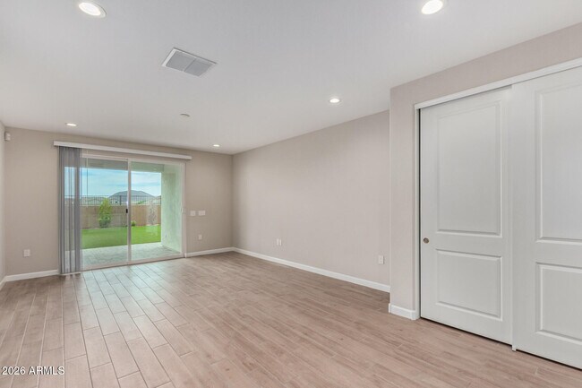 Building Photo - 2035 E Northwood Dr