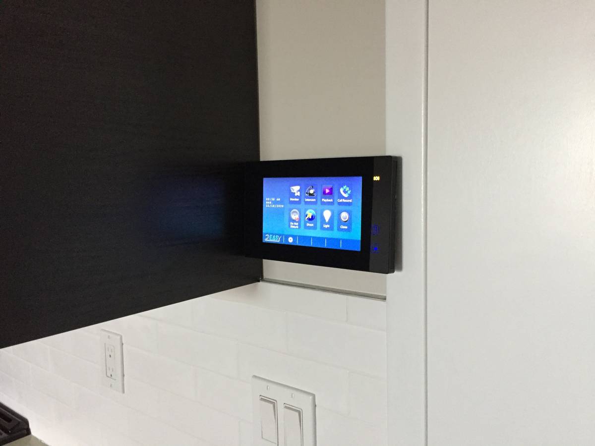 Building Photo - 84 Main St