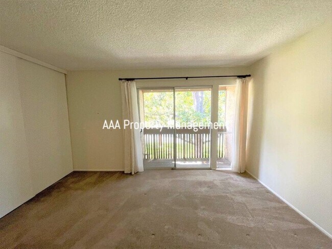 Building Photo - 1861 Olmo Way