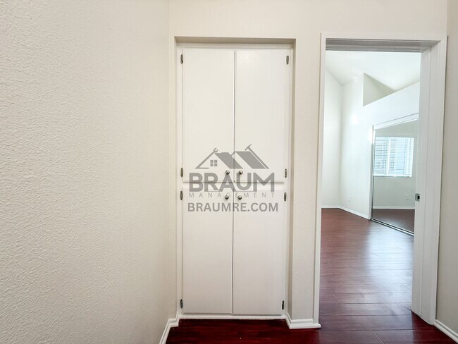 Building Photo - 14257 Friar St