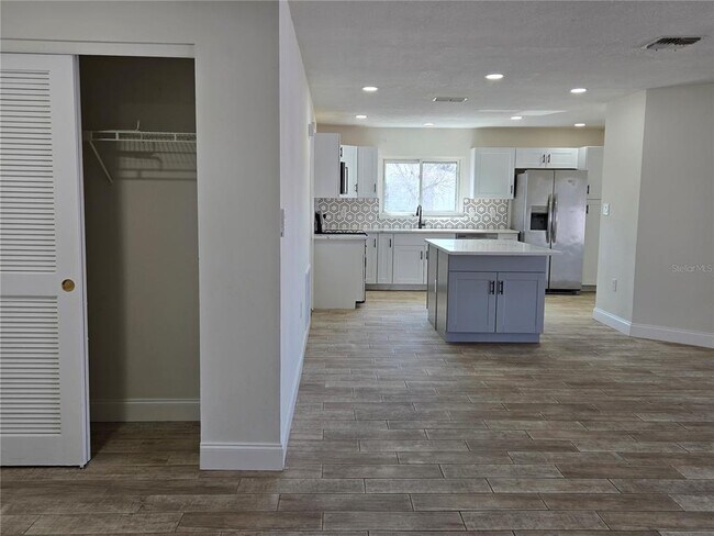 Building Photo - 9629 Morehead Ln