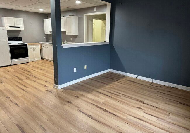 Building Photo - 7376 N Bergen Rd