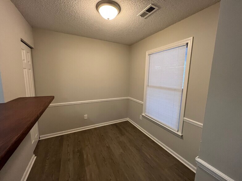 Building Photo - 2909 Spring Garden St