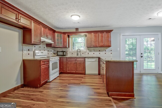 Building Photo - 11 Logwood Ln