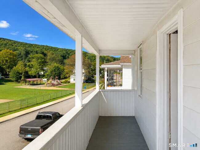 Building Photo - 64 Bannon St