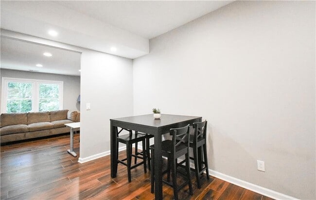 Building Photo - 3115 Park Chase