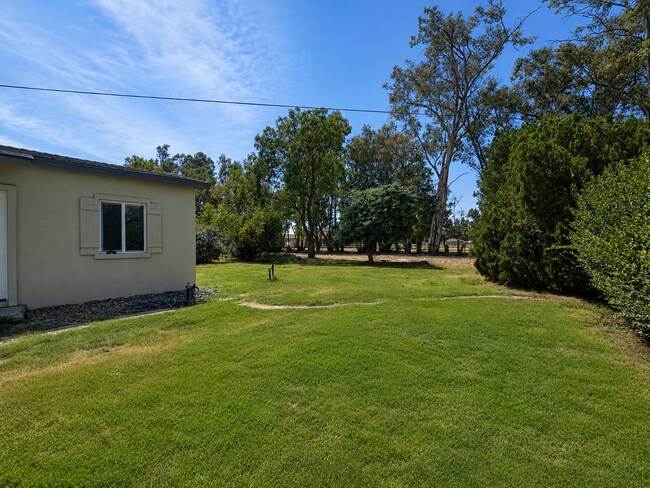Building Photo - 10990 Twin Cities Rd