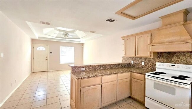 Building Photo - 621 S Pebble Creek