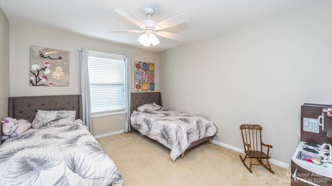 Building Photo - 815 Atherstone Dr