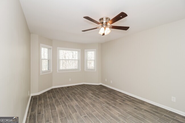 Building Photo - 215 Allatoona Highland Dr