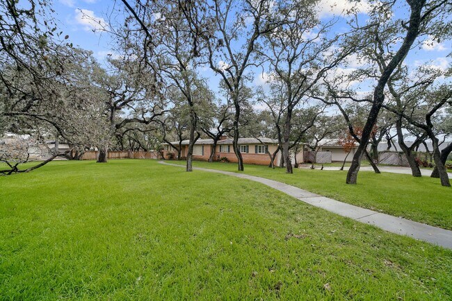 Building Photo - 2BED, 2BATH HOLLYWOOD PARK