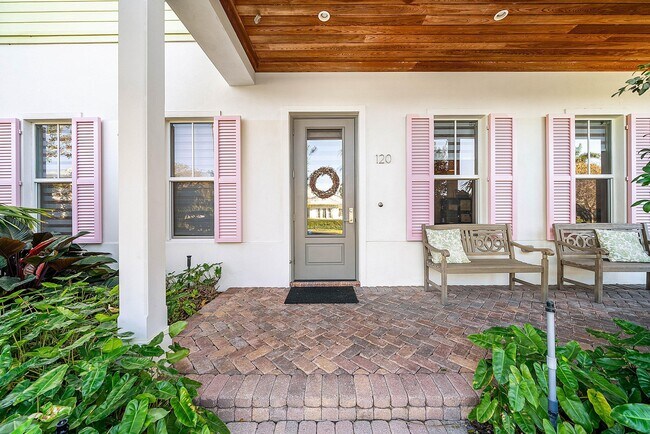 Building Photo - 120 Grove Way