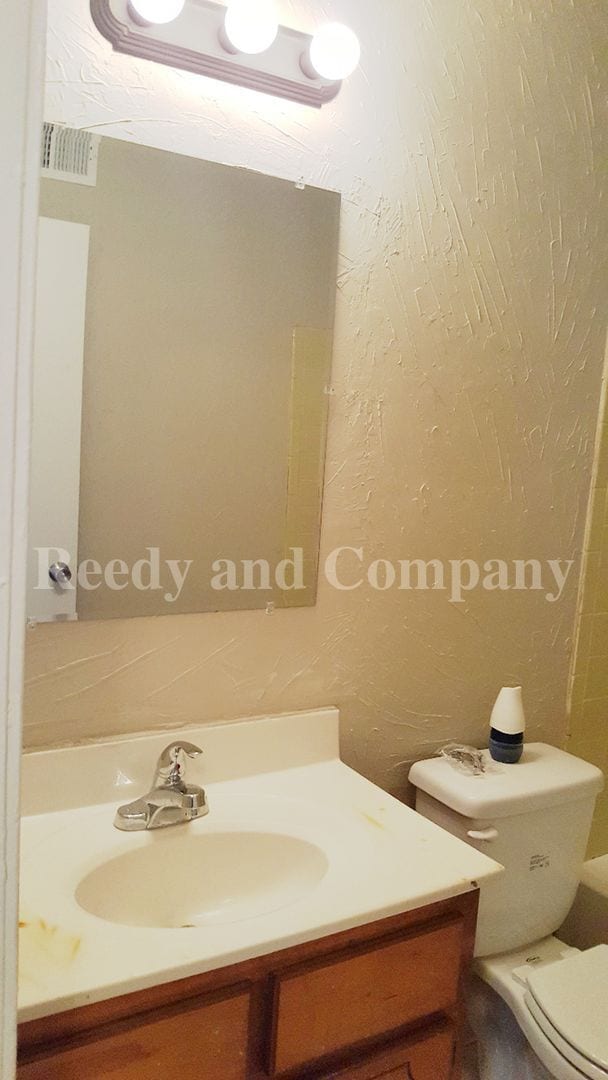 Building Photo - 2831 Gruber Dr