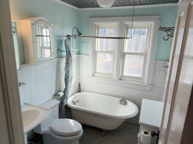 Building Photo - 401 Cleveland Ave