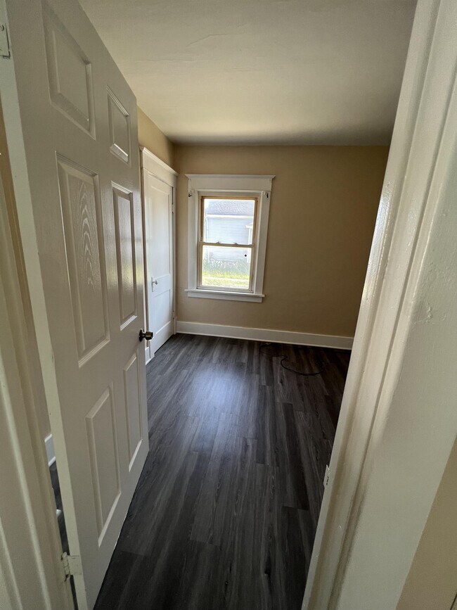 Building Photo - 310 Chelsea Pl