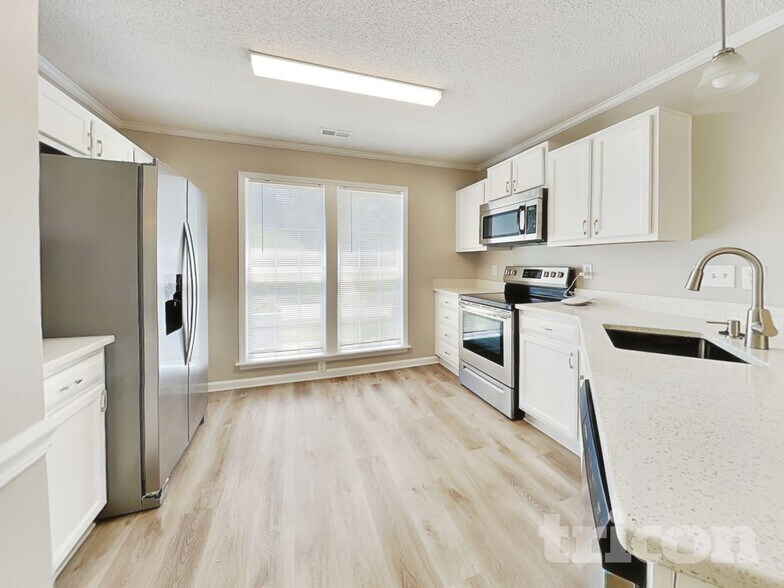 Building Photo - 1240 Bacardi Ct