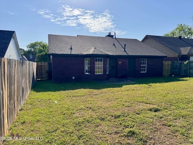 Building Photo - 7011 Hampton Dr