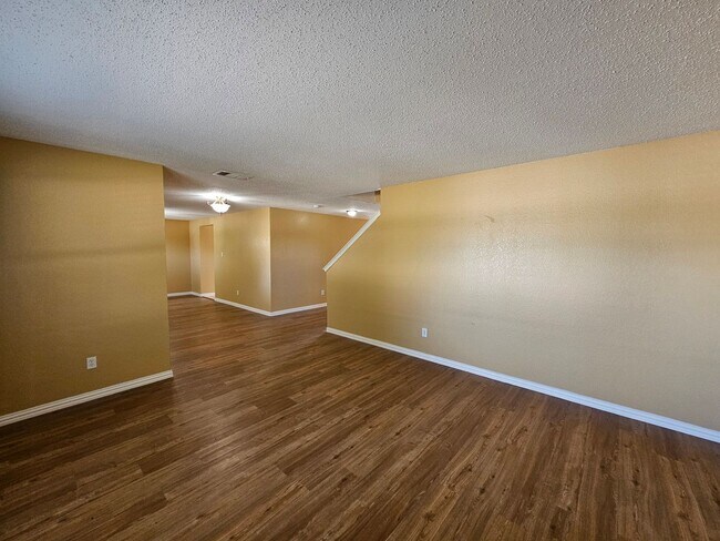Building Photo - Incredible home available in Reserve At Hi...