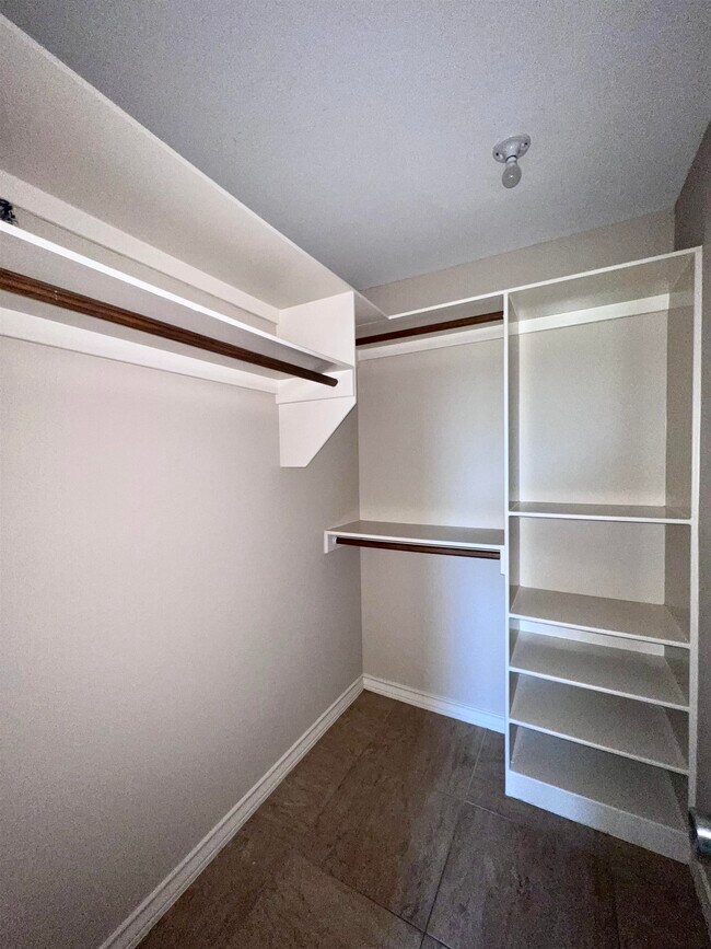 Building Photo - 408 Shiloh Dr