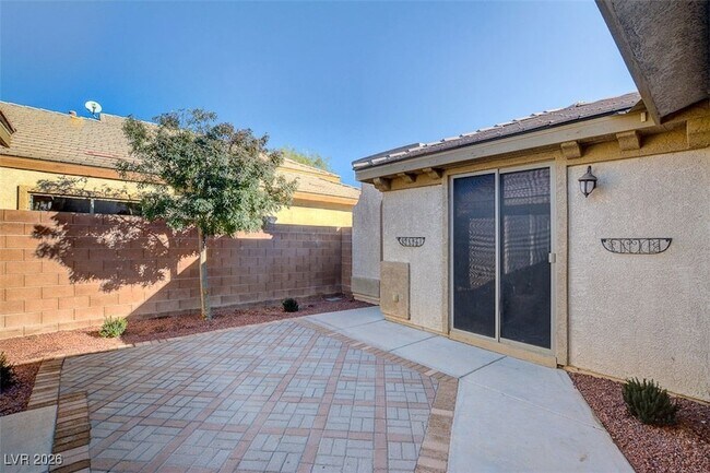 Building Photo - 8113 Slate Falls St