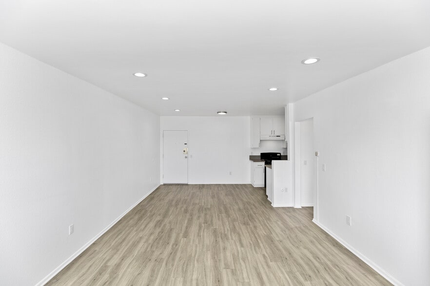 Building Photo - Latitude Apartments
