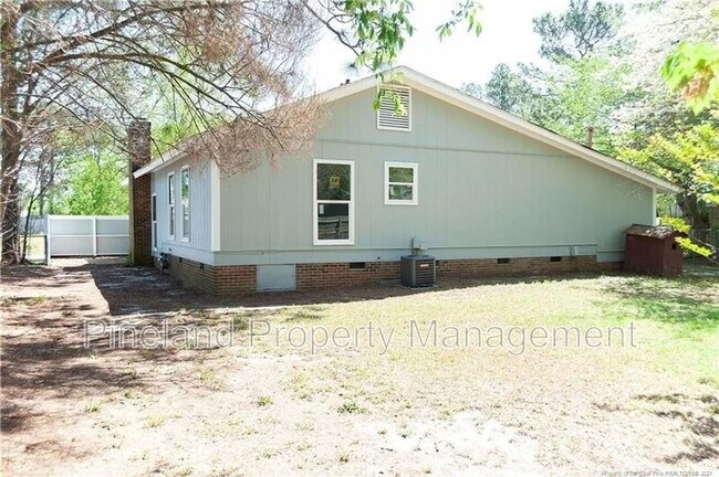 Building Photo - 2012 Lakemeadow Dr
