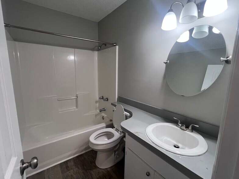 Building Photo - 3220 Chris St