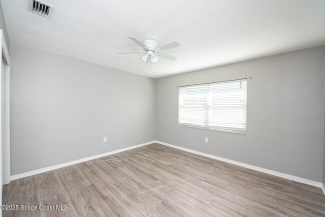 Building Photo - 410 Snyder Dr