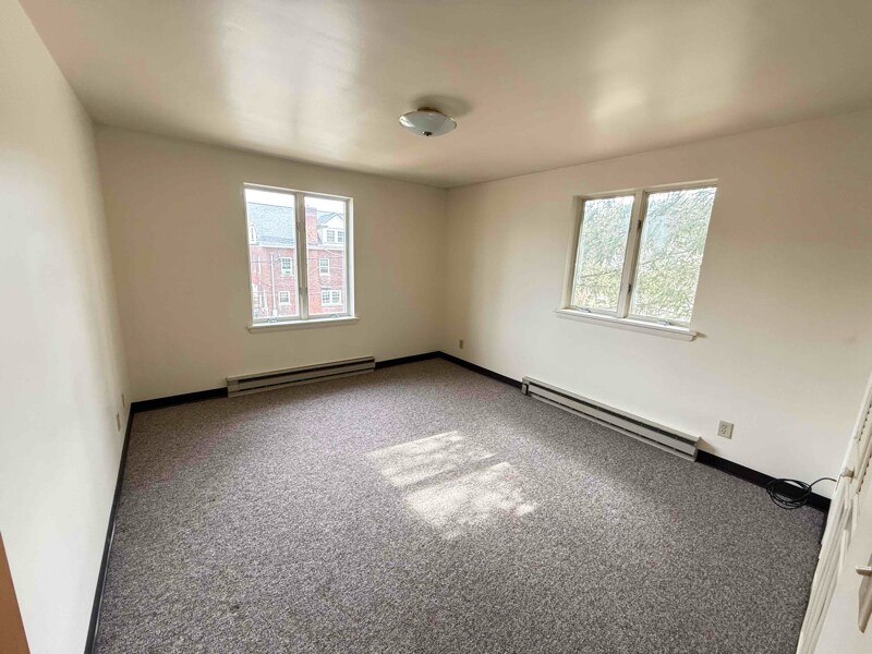 Building Photo - 302 15th St