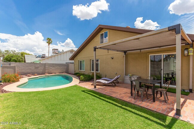 Building Photo - 2644 E Sylvia St