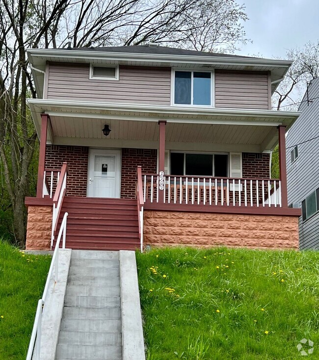 Building Photo - Spacious 3 Bed/1.5 Bath Home in Overbrook ...