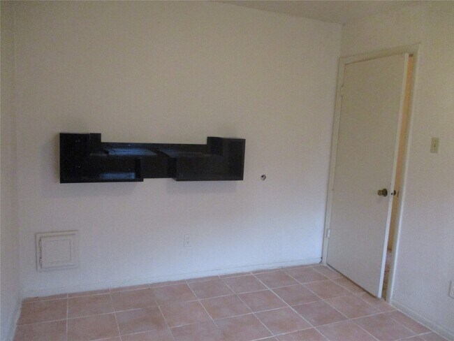 Building Photo - 10806 Lynbrook Dr