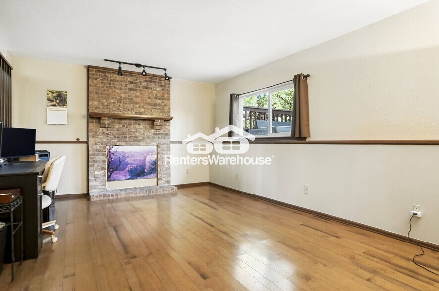 Building Photo - 131 Grouse Pl