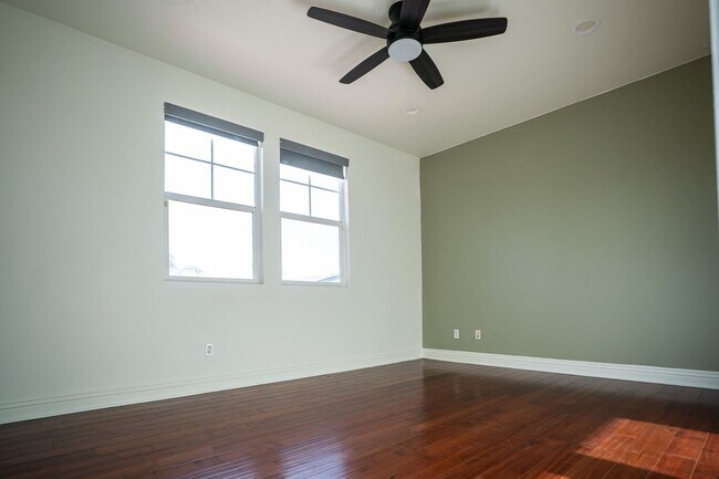 Building Photo - Exceptional estate Located In the highly desirable College Park Community.