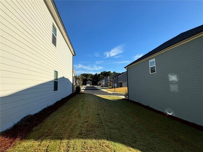 Building Photo - 6015 Deer Run St