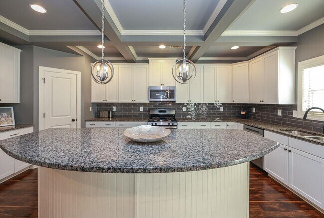 Building Photo - 4669 Sierra Creek Dr NE