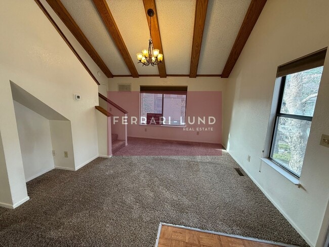 Building Photo - ?? Loft Style Townhome in Reno - Kay DeAlba Property! ??