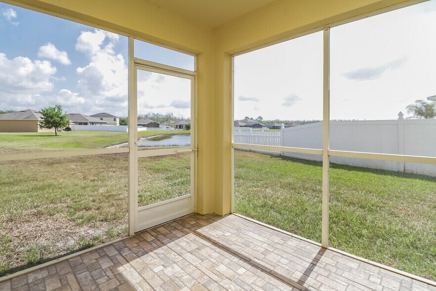 Building Photo - 3226 Queen Alexandria Dr