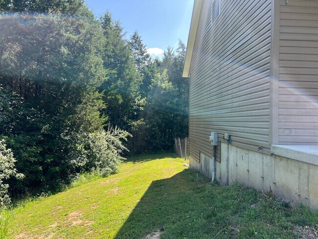 Building Photo - 11205 Cumberland Gap Dr