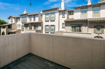 Building Photo - Winding Walk townhome will soon be available!