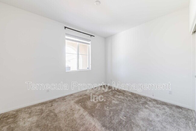Building Photo - 1816 Tapaderos St