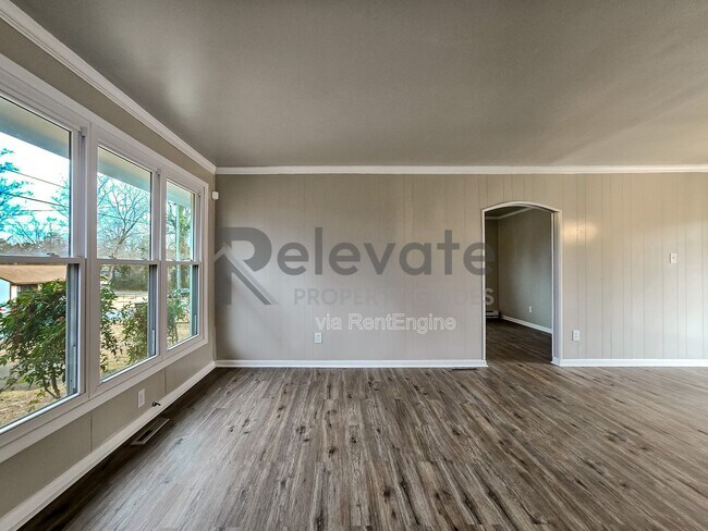 Building Photo - 3206 Belmont Ave