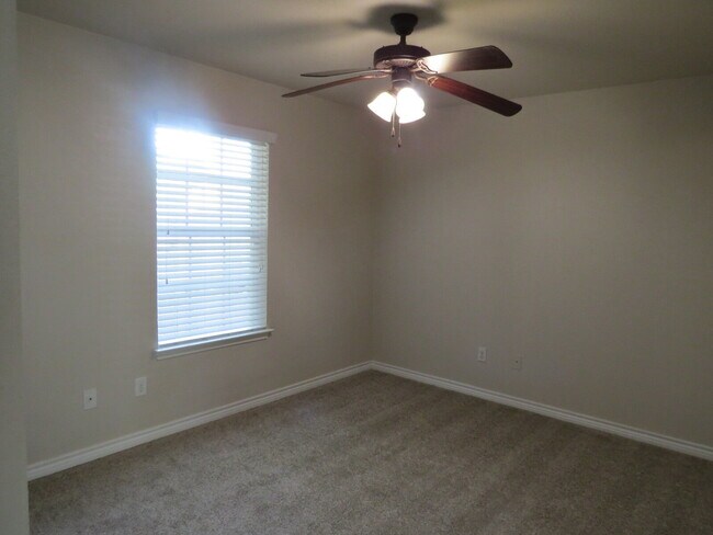 Building Photo - "Spacious 4-Bed Oasis in Killeen with Granite Touches & Cozy Fireplace!"