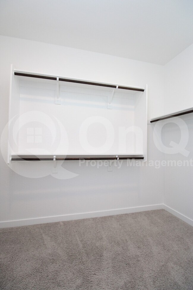 Building Photo - 2516 E Pelican Dr