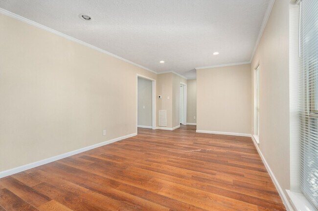 Building Photo - 20361 Fieldtree Dr